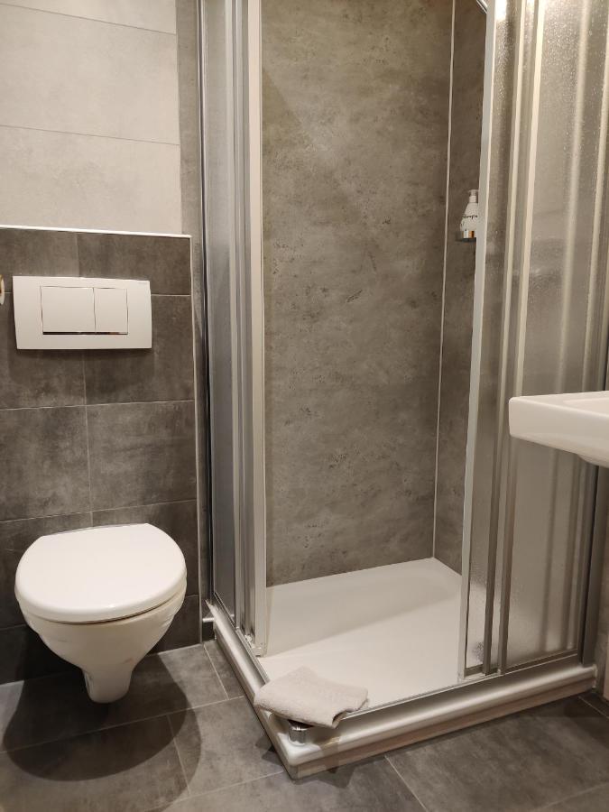 Alt Reinsport Hotel Piesport Bagian luar foto