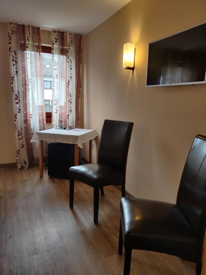 Alt Reinsport Hotel Piesport Bagian luar foto